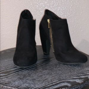 Black heeled boots